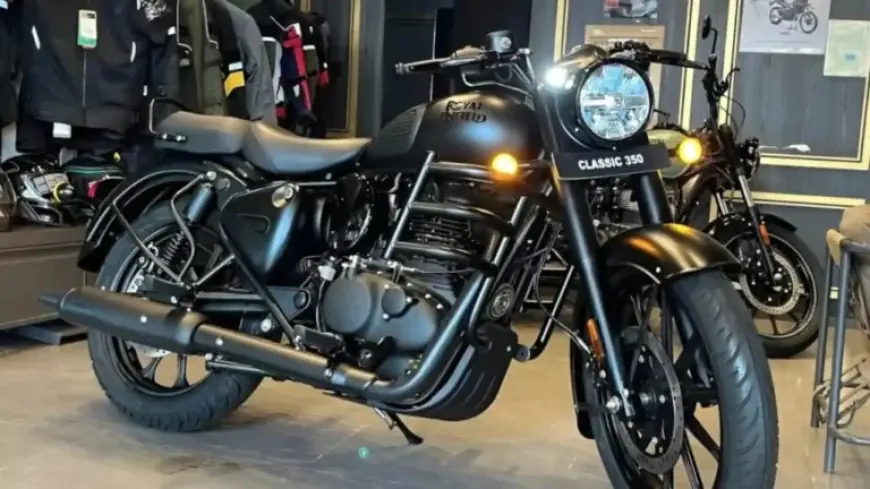 Royal Enfield Classic 350 2025 – 69 KM/L Mileage, Smart Connectivity, 349cc Engine & Smooth City-to-Highway Ride at ₹97,000!